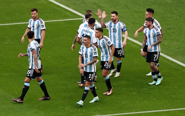 La Selección Argentina inició con una victoria ante Arabia Saudita su camino en el Mundial de Qatar 2022 (Foto: REUTERS)