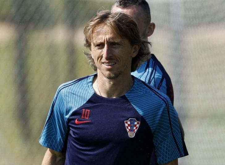 Luka Modric en el entrenamiento de Croacia previo a su debut en Qatar 2022. (REUTERS/Albert Gea)