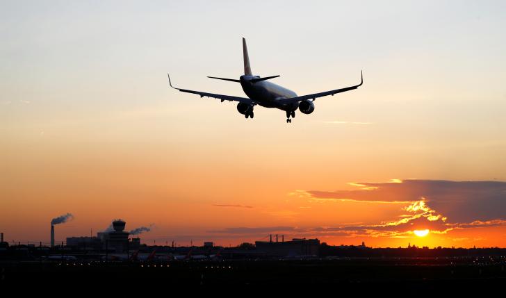 Los argentinos podrán encontrar ofertas y descuentos en vuelos internacionales. (REUTERS/Fabrizio Bensch)